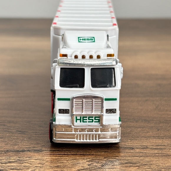 HESS MINI Semi Gasoline Truck  & Two Racers Race Cars LIGHTS UP Ramp WORKS 2013 - Picture 11 of 14